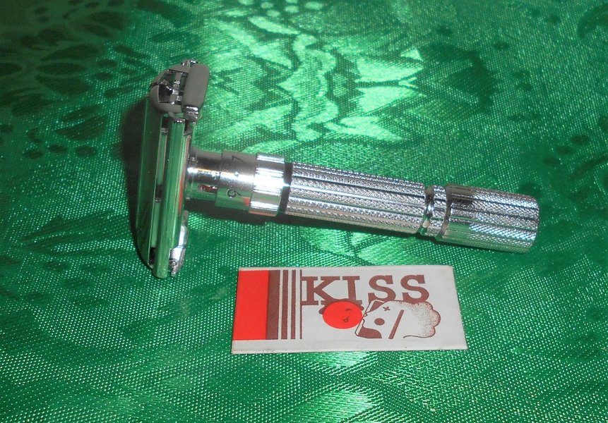 1959 Gillette Fat Boy Razor Refurbished Replated Rhodium E4–CH7 (8).JPG