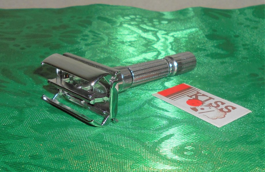 1959 Gillette Fat Boy Razor Refurbished Replated Rhodium E4–CH7 (18).JPG