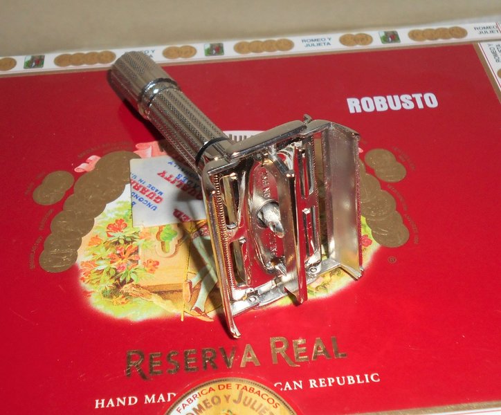 1959 Gillette Fat Boy Razor Replated Rhodium Adjustable E1 –! # (30).JPG