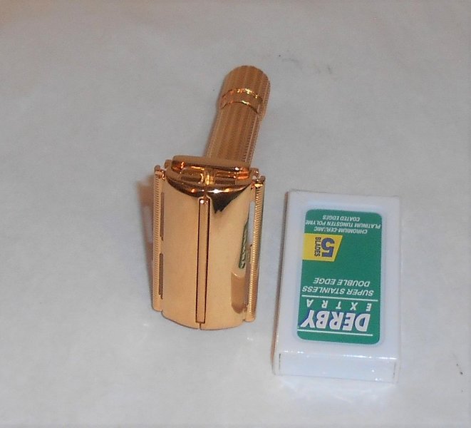 Gillette 1955 Diplomat Razor Refurbished Replated 24 Karat Gold W Blades (2) - Copy.JPG