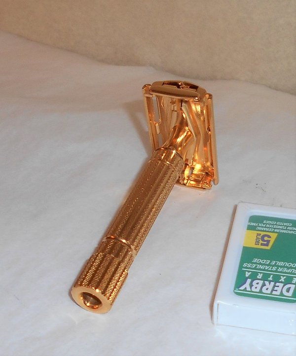 Gillette 1955 Diplomat Razor Refurbished Replated 24 Karat Gold W Blades (17).JPG