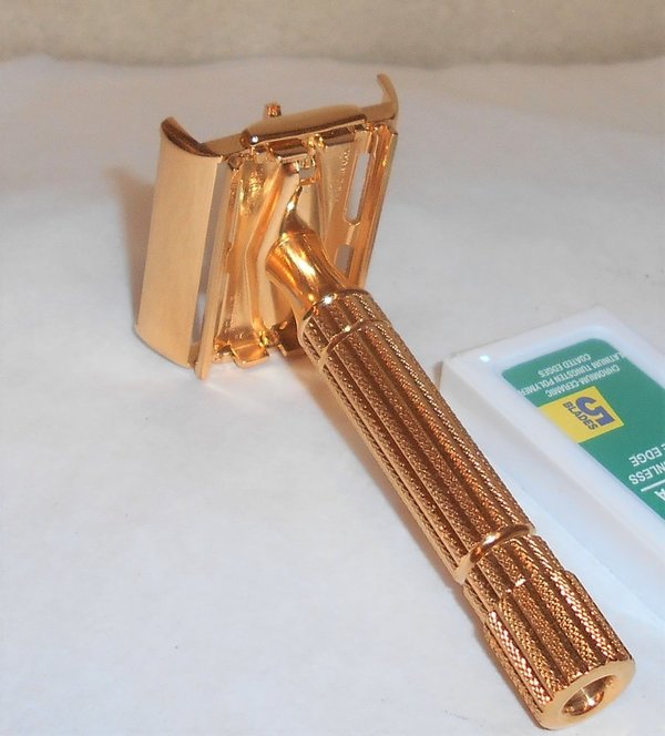 Gillette 1955 Diplomat Razor Refurbished Replated 24 Karat Gold W Blades (37).JPG