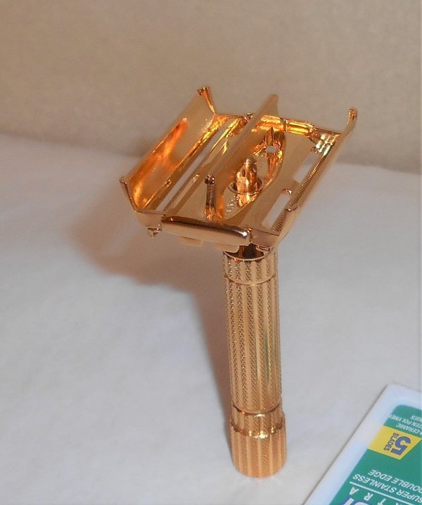 Gillette 1955 Diplomat Razor Refurbished Replated 24 Karat Gold W Blades (59).JPG