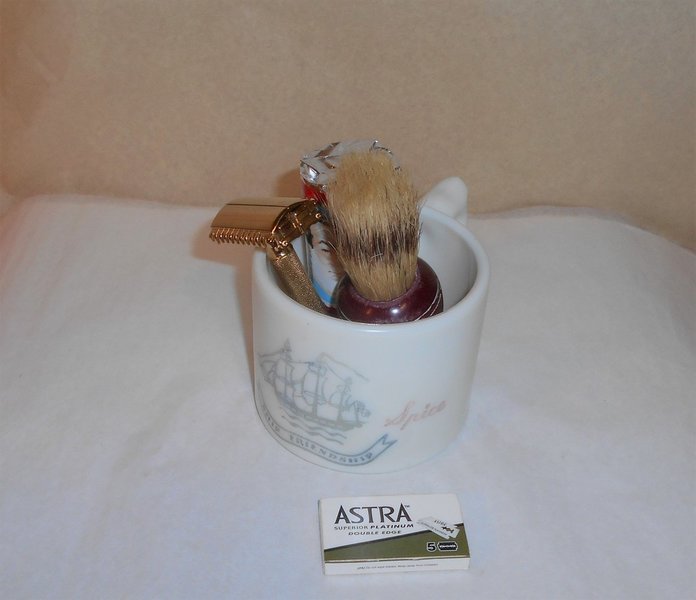 Gillette Sheraton 1937 Shaving Cup Shaving Brush Arco Shaving Cream Refurbished Replated 24 Ka...JPG