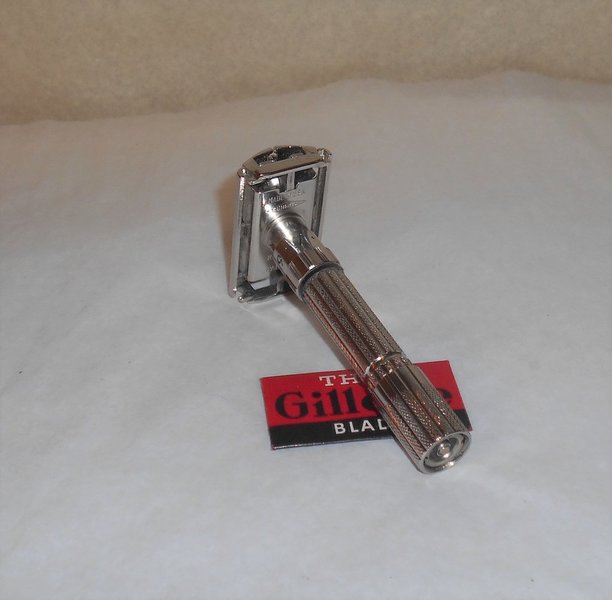 Gillette Fat Boy Razor Adjustable Refurbished 1960 Replated Bright Nickel F1-B76 (11).JPG