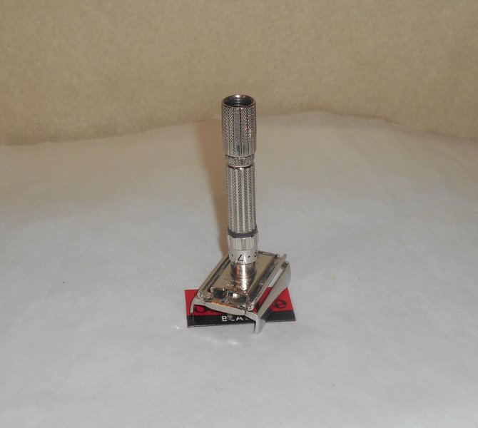 Gillette Fat Boy Razor Adjustable Refurbished 1960 Replated Bright Nickel F1-B76 (38).JPG