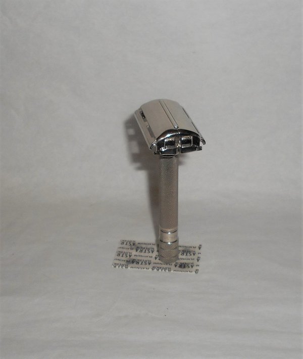 Gillette 1941 Ranger Tech Safety Razor Vintage Superspeed All Original (44).JPG