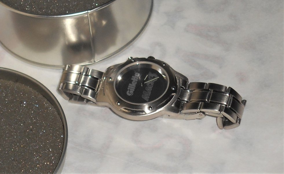 Gillette Souvinor Watch W Aluminum Case (32).JPG