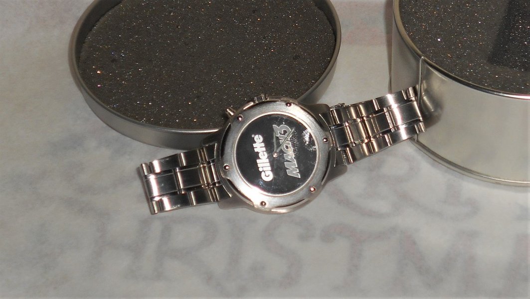 Gillette Souvinor Watch W Aluminum Case (36).JPG