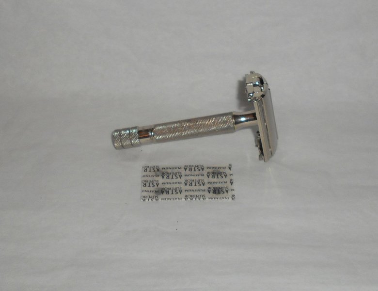 Gillette 1941 Ranger Tech Safety Razor Vintage Superspeed All Original (16).JPG