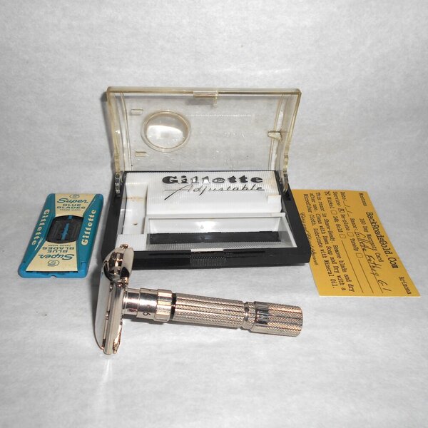 Gillette 1961 Fat Boy Razor W Case Blades Adjustable Replated Mirror Nickel G1–98 (20).JPG