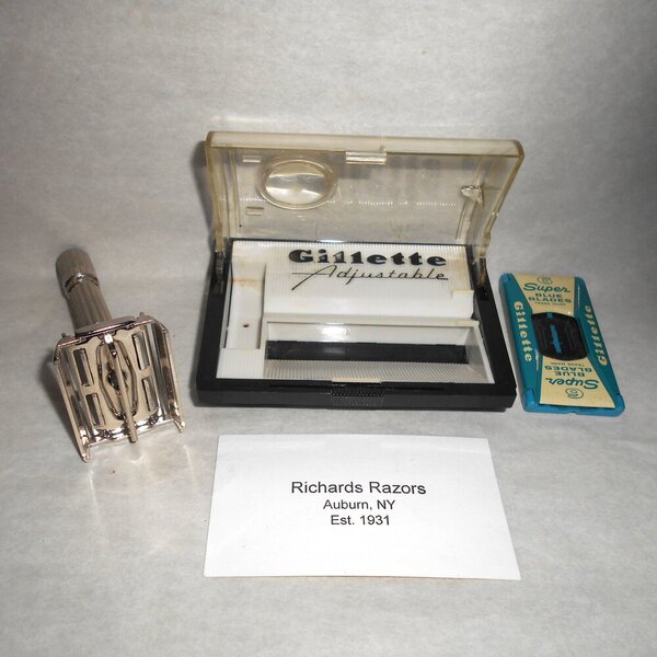 Gillette 1961 Fat Boy Razor W Case Blades Adjustable Replated Mirror Nickel G1–98 (47).JPG