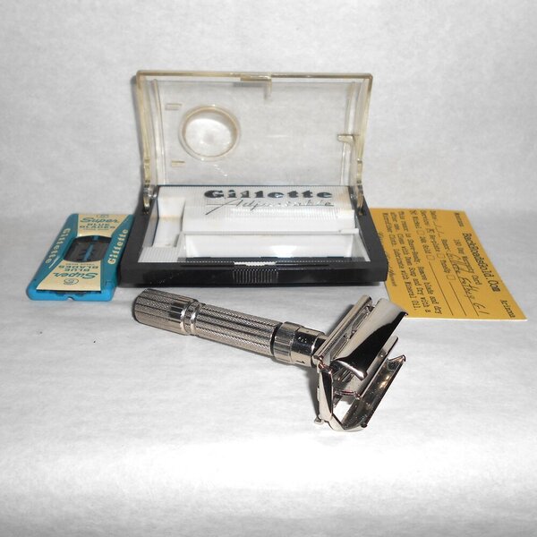 Gillette 1961 Fat Boy Razor W Case Blades Adjustable Replated Mirror Nickel G1–98 (68).JPG