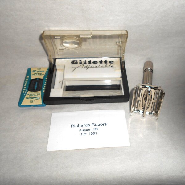 Gillette 1961 Fat Boy Razor W Case Blades Adjustable Replated Mirror Nickel G1–98 (45).JPG